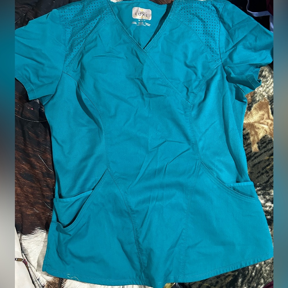 Women’s scrubs